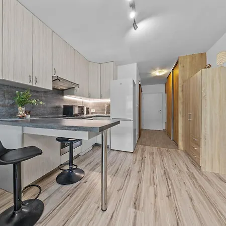 Διαμέρισμα 1-bedroom With Balcony, Rustaveliho - Raca